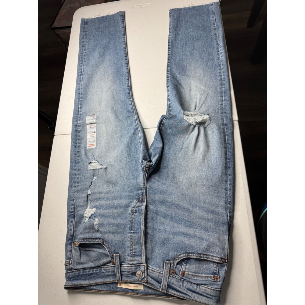 Levis Wedgie Straight High Rise Distressed Jeans Light Wash Blue 30x28 NEW